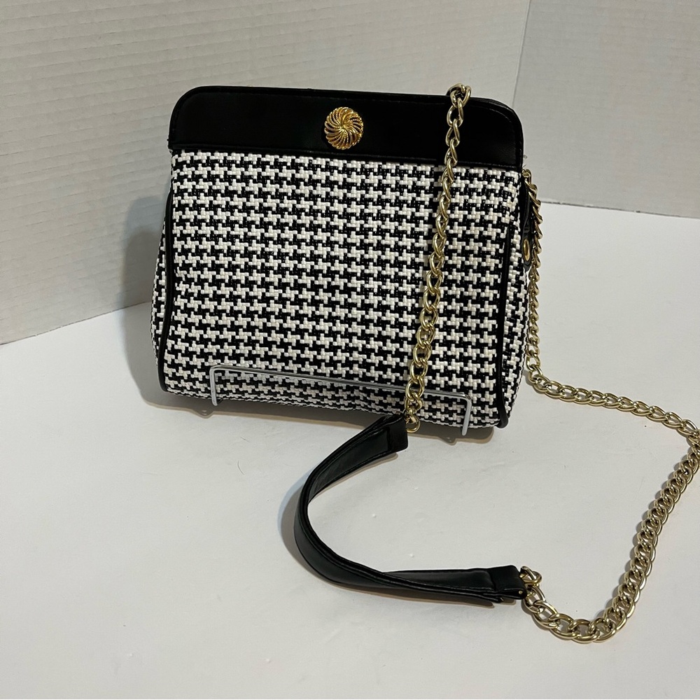 Jaclyn Smith Black and White Crossbody Bag with Gold Chain Houndstooth Pattern